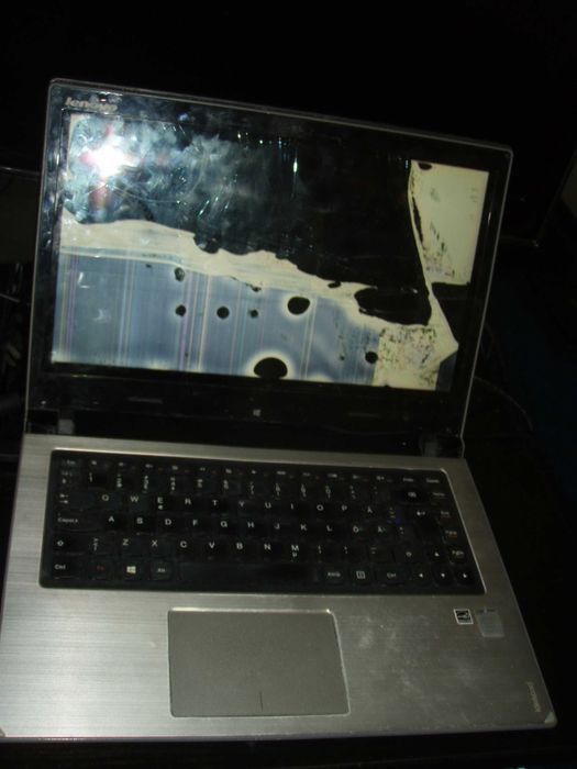 Dezmembrez Lenovo IdeaPad Flex 14 i3-4010U la 1.7 Ghz