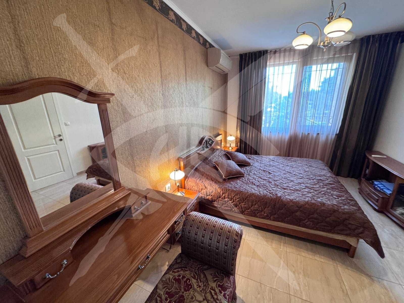 Тристаен - Свети влас