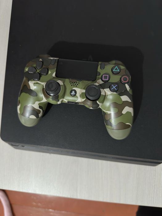 Ps4 продам б/у норм состаяния
