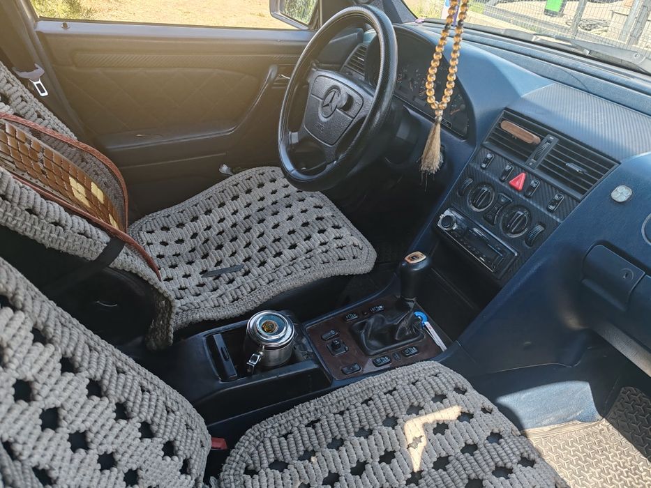 W202 mersedes c180