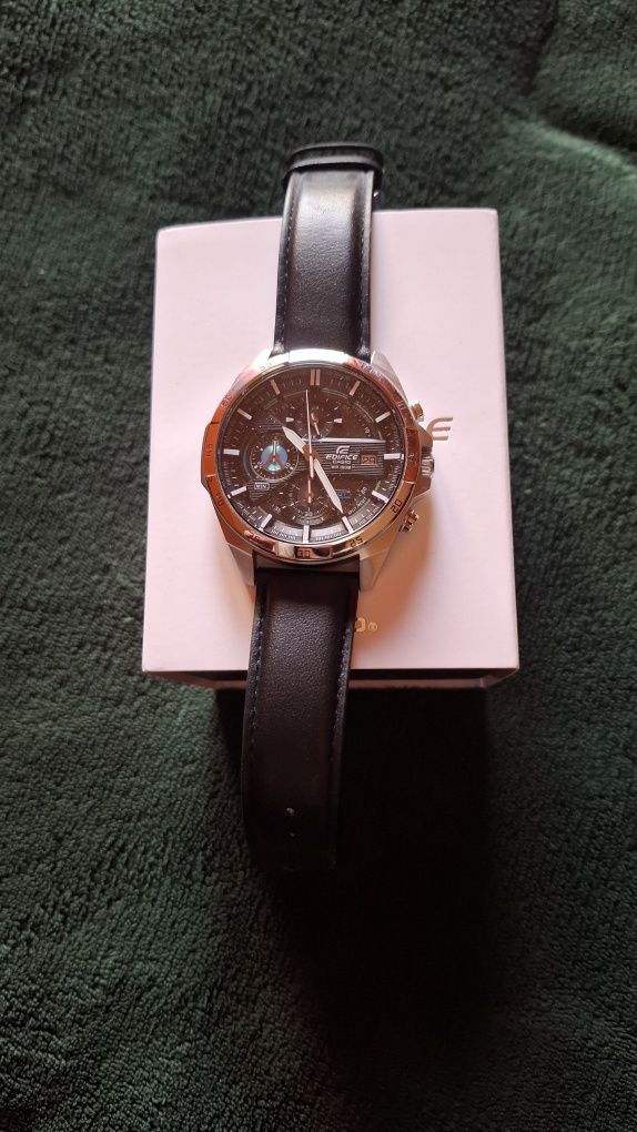 Продавам CASIO EDIFICE CHRONOGRAPH  Edifice Leather като нов