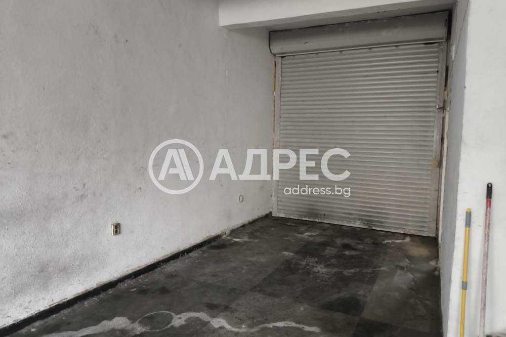 Промишлен имот, със статут на автосервиз!