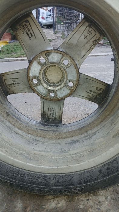Genți de aliaj de audi originale sunt echipate de iarnă 205 55 r16