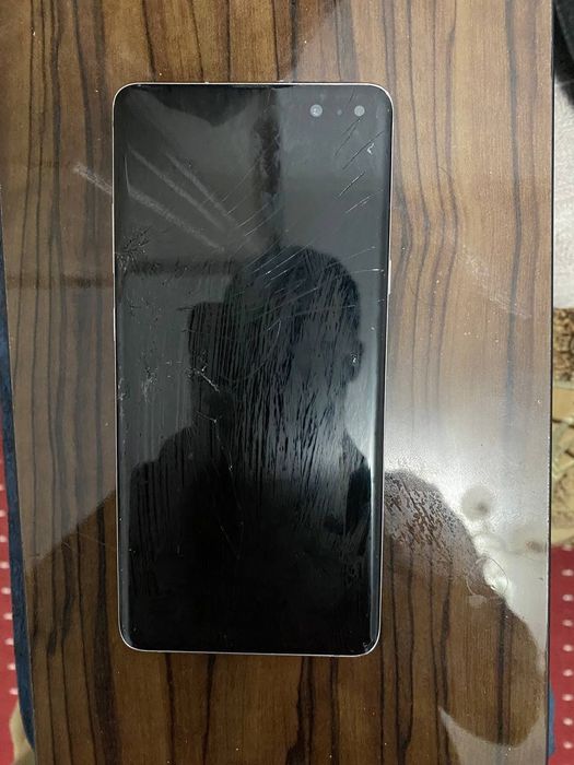 Samsung S10 5g  sotiladi srochna
