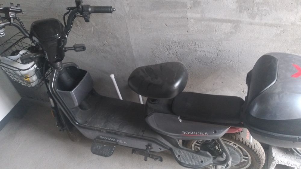 Скутер янги холатда