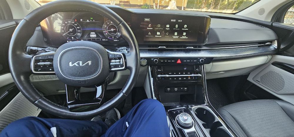 Srocno sotiladi Kia Carnival