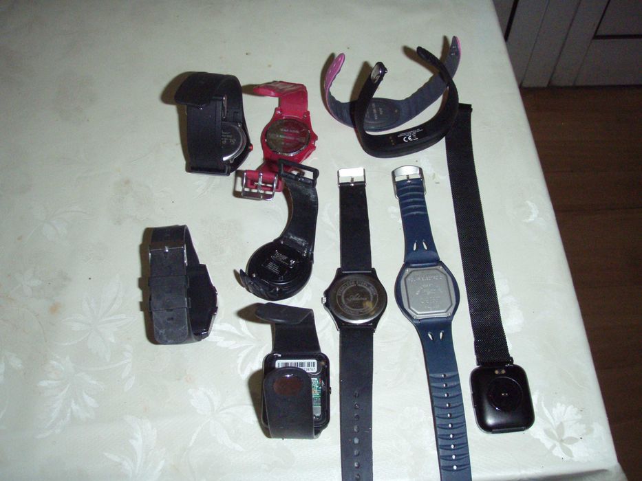 Lot 02 - 10 ceasuri analogice/digitale, netestate