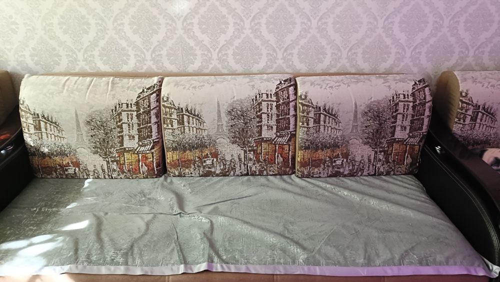Продам диван и 2 кресла