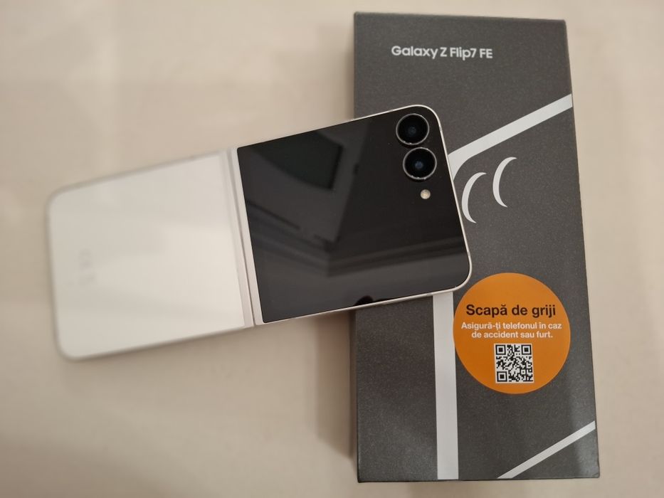 Telefon mobil Samsung Galaxy Z Flip7 FE, 8GB RAM, 256GB, 5G, White