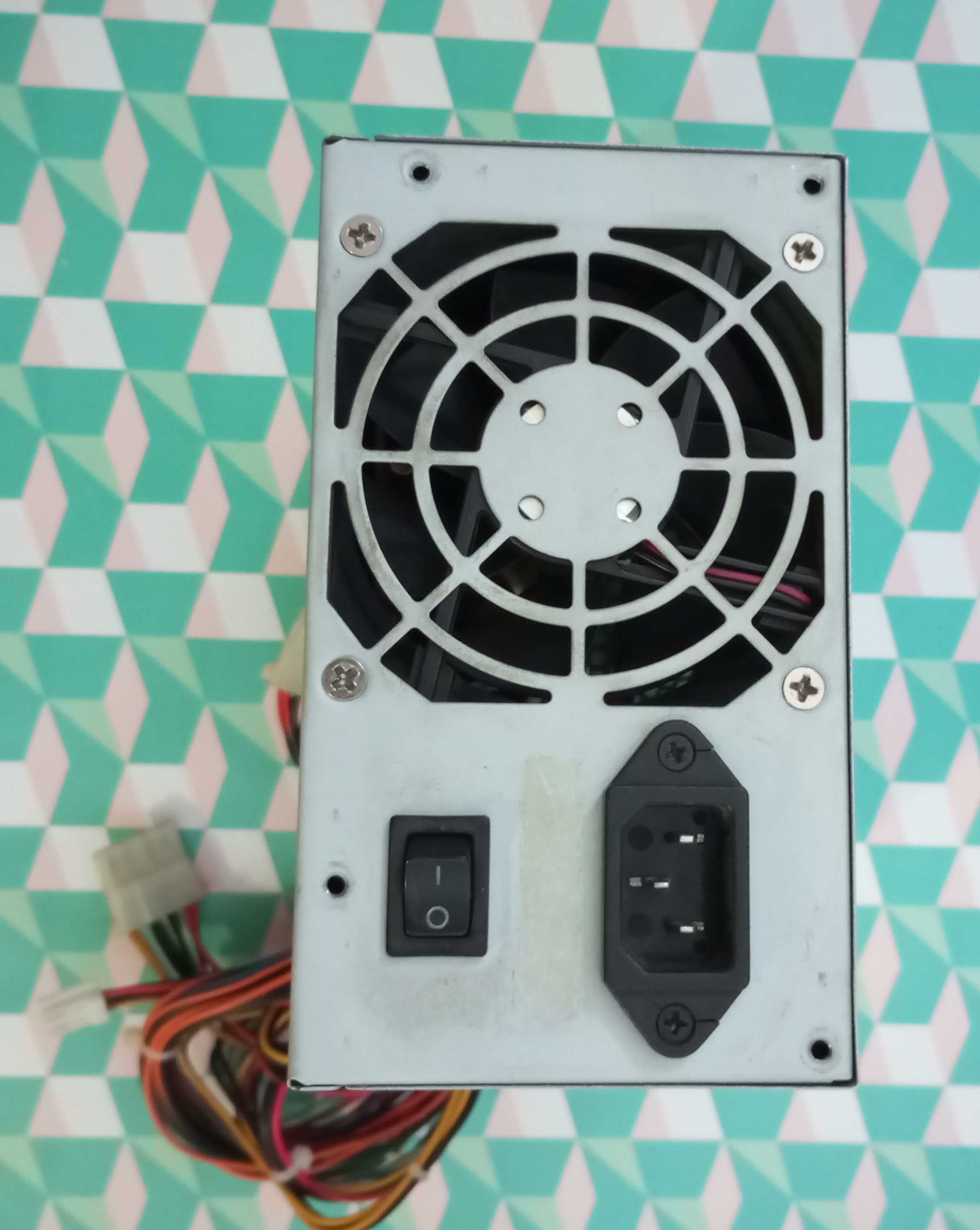 2 surse PC ATX vechi Delux 400W Sunny 230W