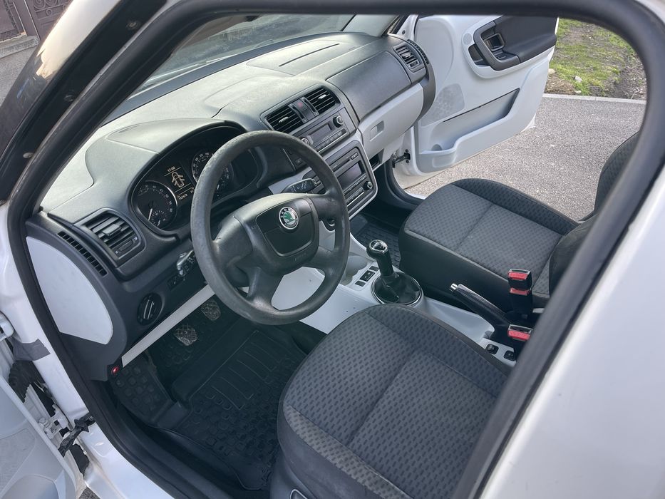 Inchiriez Skoda fabia pentru Bolt - Uber