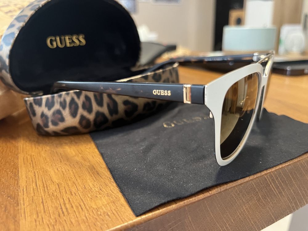 Дамски слънчеви очила Guess