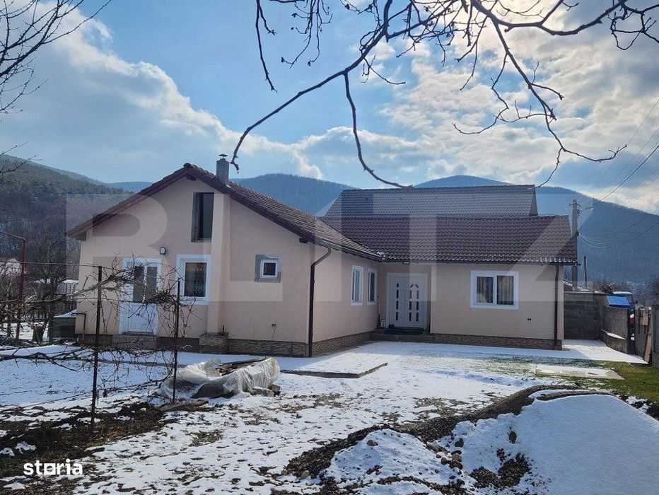 Casa individuala cu 3 camere,130 mp utili,380 mp teren,Sard