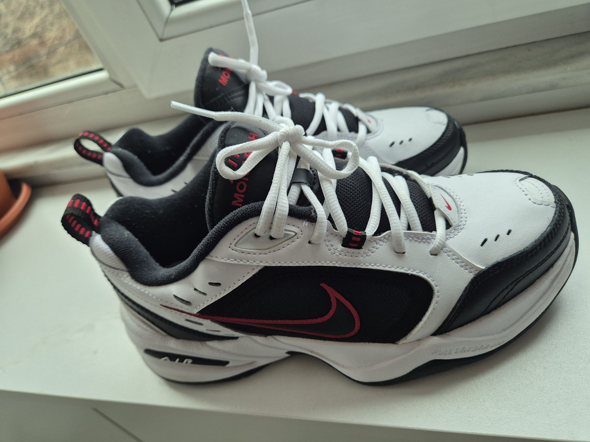 NIKE AIR MONARCH. Оригинални маратонки 41 номер