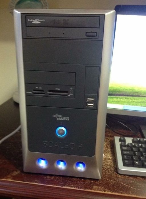 PC Desktop Fujitsu Siemens , wifi Cadou