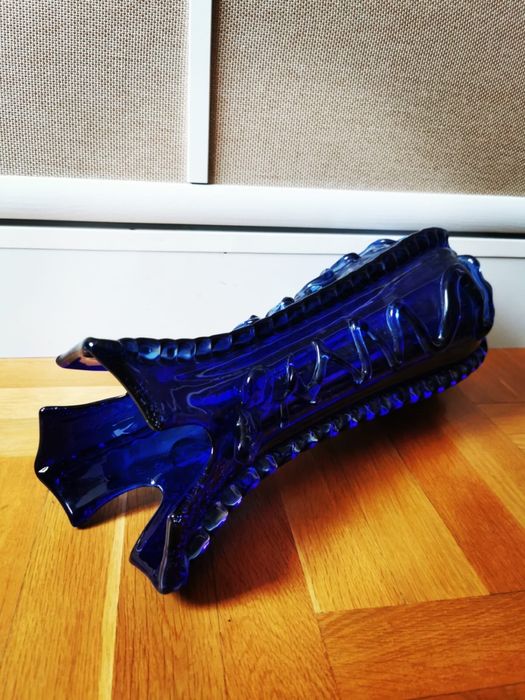 Антикварна кобалтово синя стъклена ваза ръчна духано стъкло орнаменти