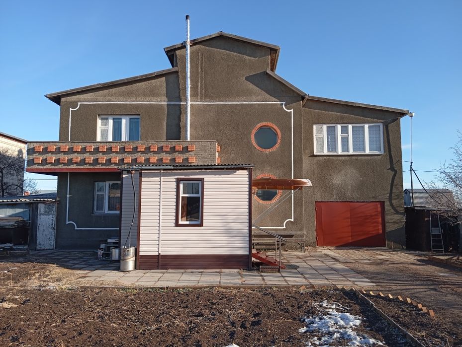 Продается дом 20 мкр.