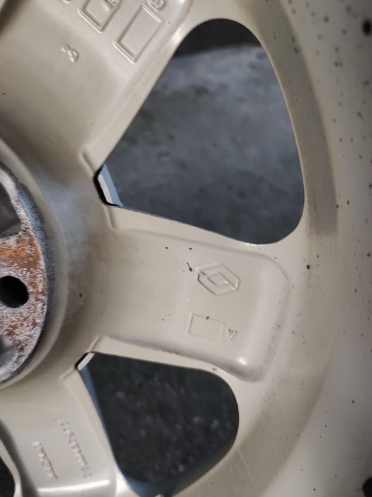 Vând Set Jante Aliaj 4x100+Cauciucuri 185/60/15 Vara Logan MCV Renault