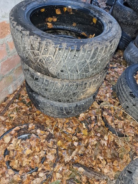 3 балона шипованных шины 215/55 R17