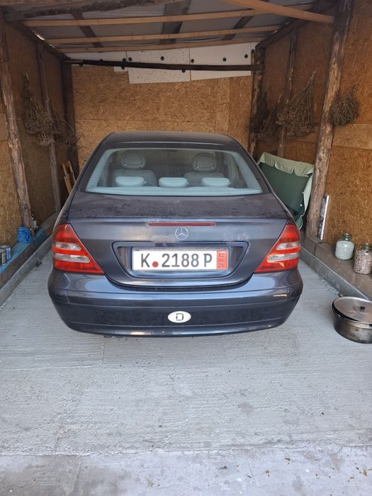Vând mașină, Mercedes