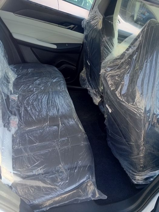 Dongfeng L7 salon qora oq apelsin ranglari bor