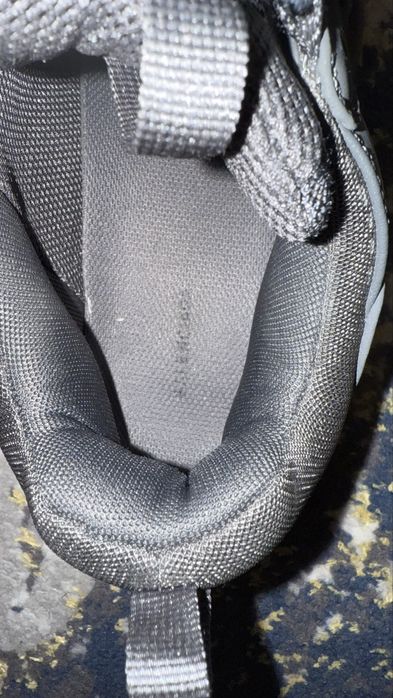 balenciaga triple s marimea 41 culoare gri