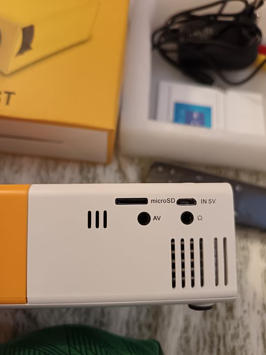 Нов Мини проектор