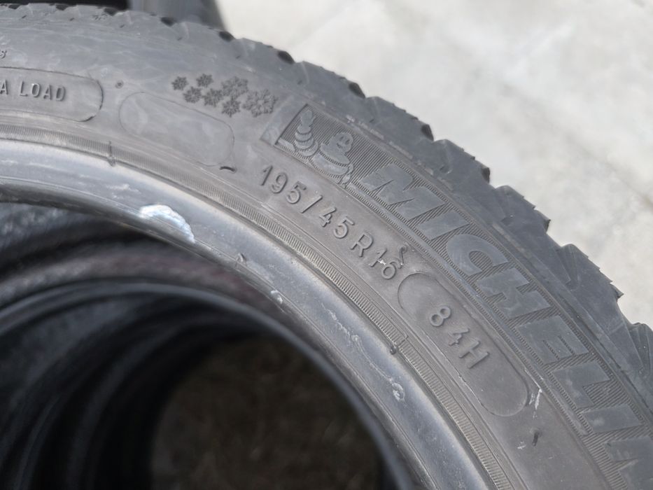 4бр Зимни гуми 195 45 16 - Michelin
