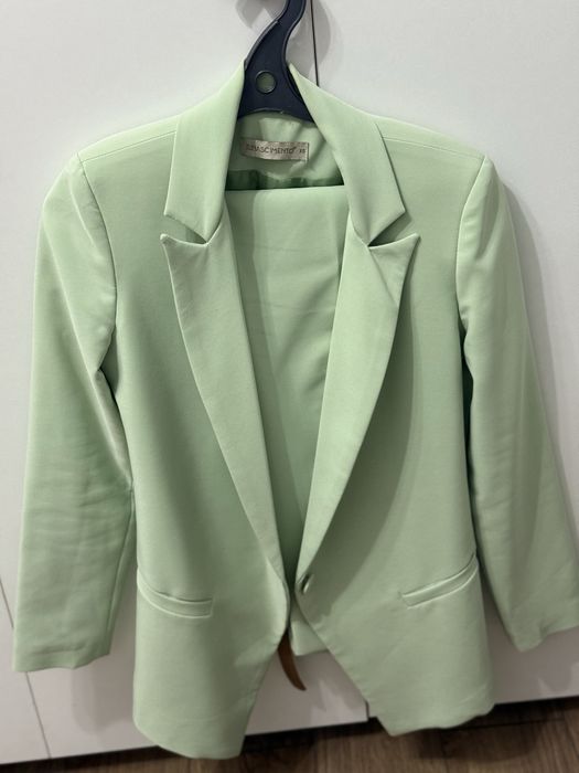 Продам костюм женский