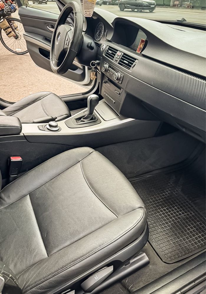 BMW Seria 3 E90 - 320i | An fabricație 2007 | 185.500 km reali