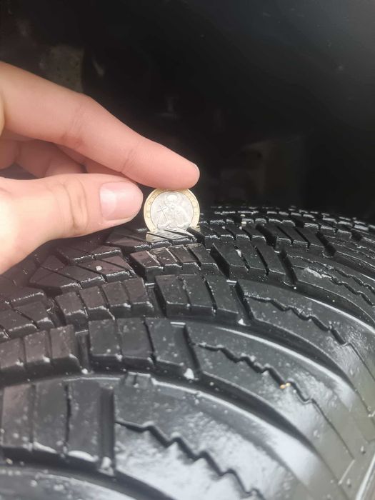 Гуми 235/65/17 всесезонни, 4 броя
