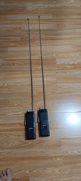 Vand set statii radio CB de colectie.