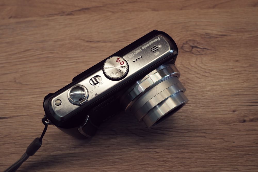 Aparat foto Panasonic Lumix TZ5 lentile Leica perfect instagram
