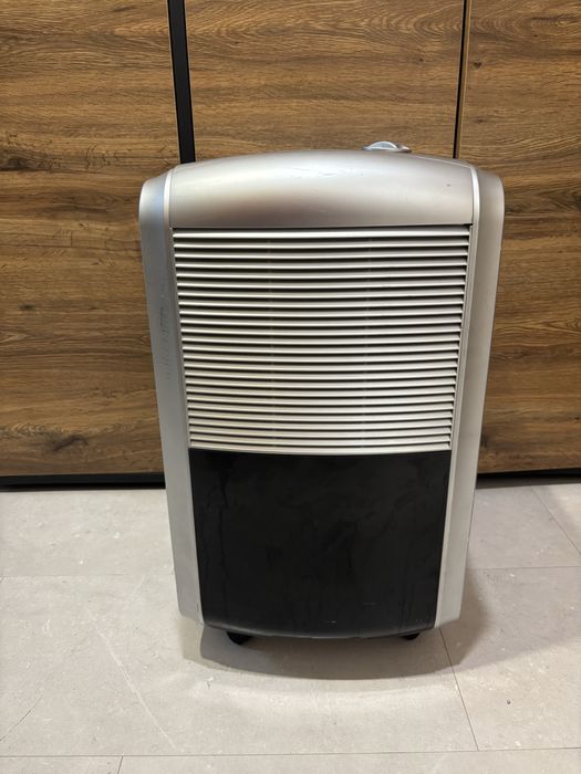 Мощен влагоабсорбатор компресорен 20л/ден