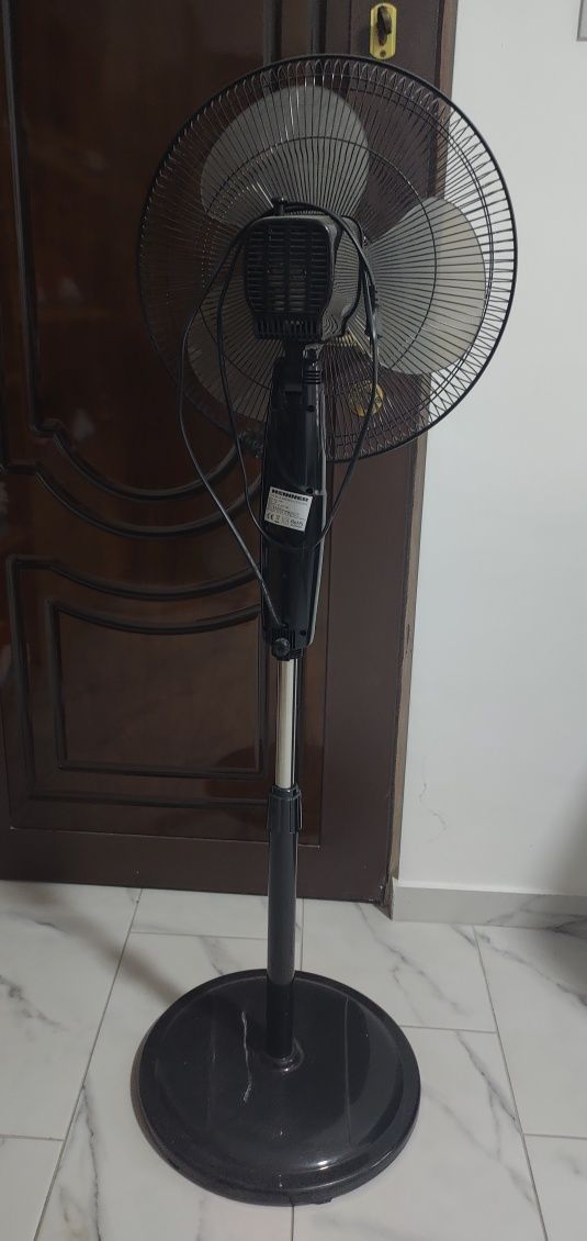 Ventilator cu picior Heinner