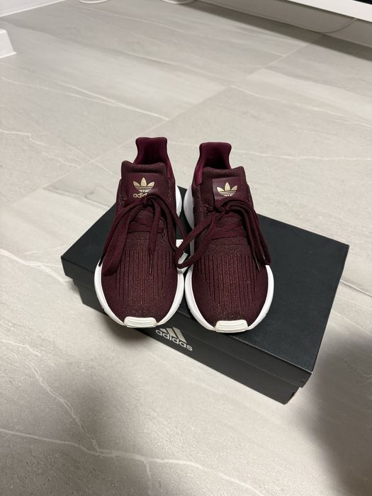 Дамски маратонки Adidas - бордо