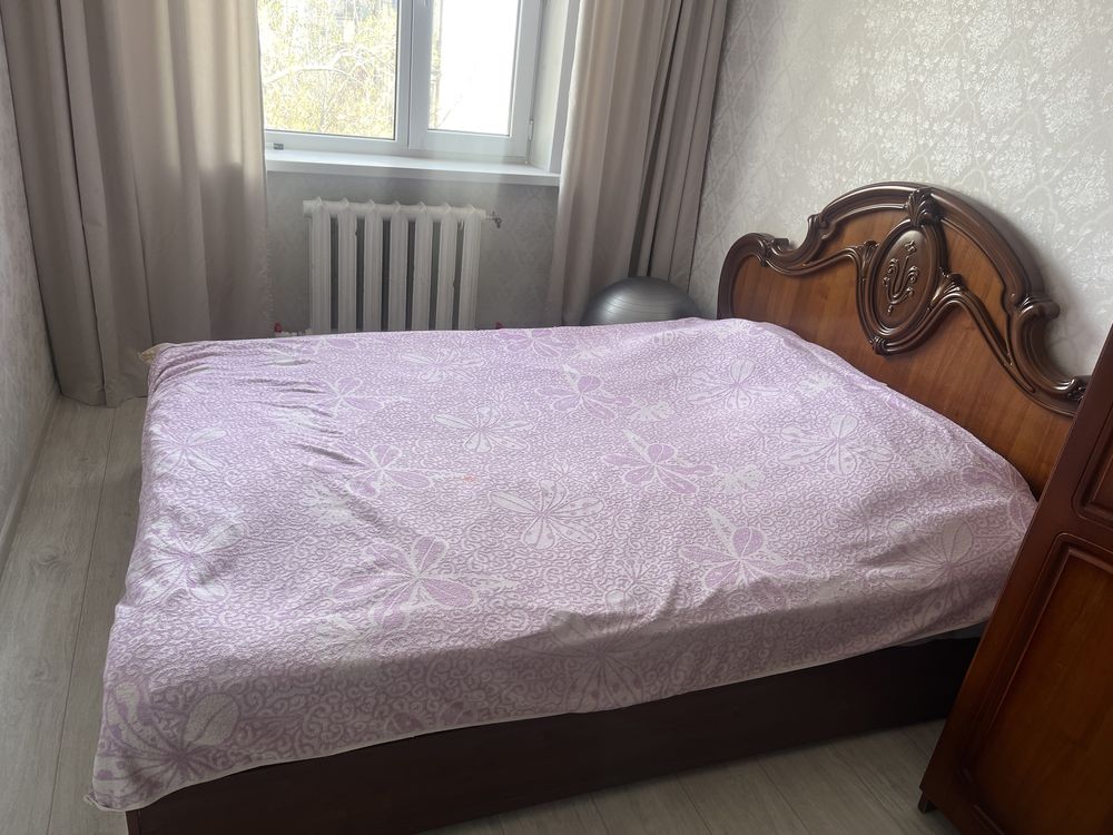 Спальная кроват с матрасом
