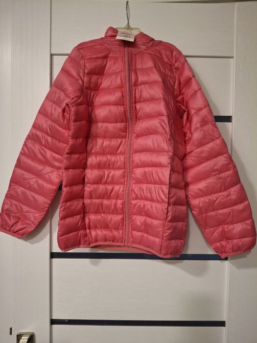 Новая Куртка детская для девочек . Рост 158 . Привезли из Германии.