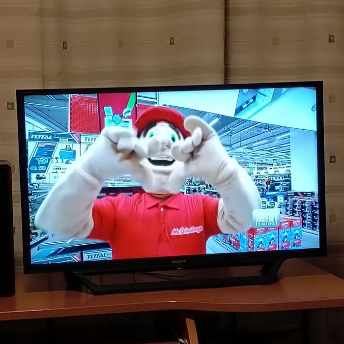 Телевизор Сони 32".