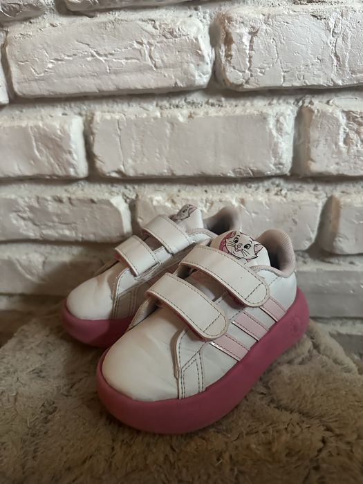 Adidas маратонки за момиче