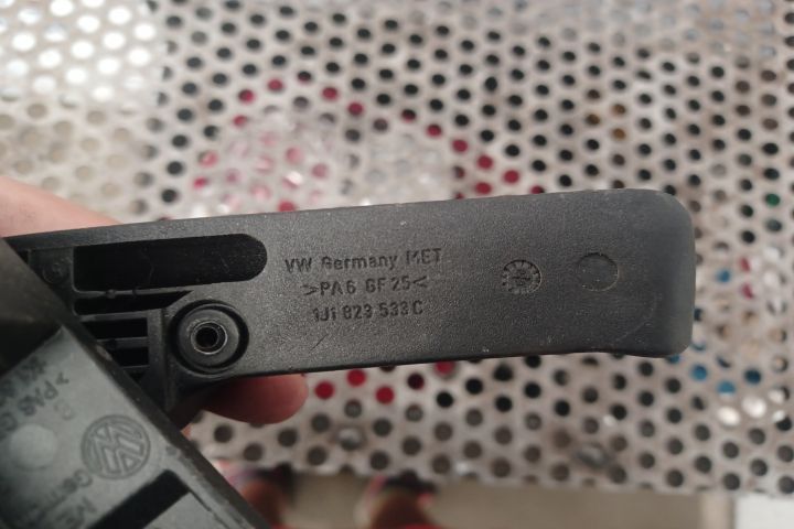 Maner deschidere din interior capota motor 1J1829533C Volkswagen VW G