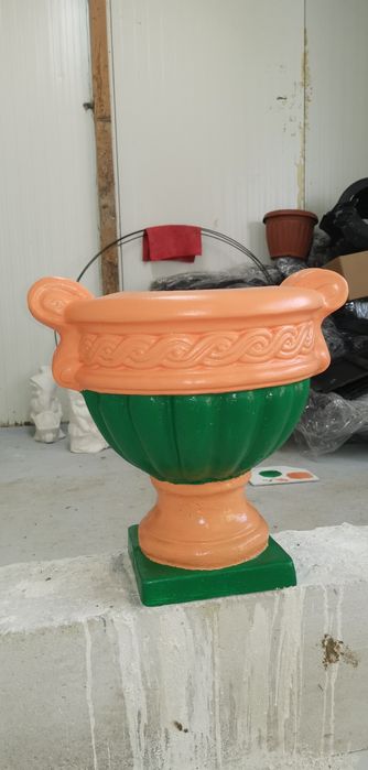Vand decoratiuni pentru grădină