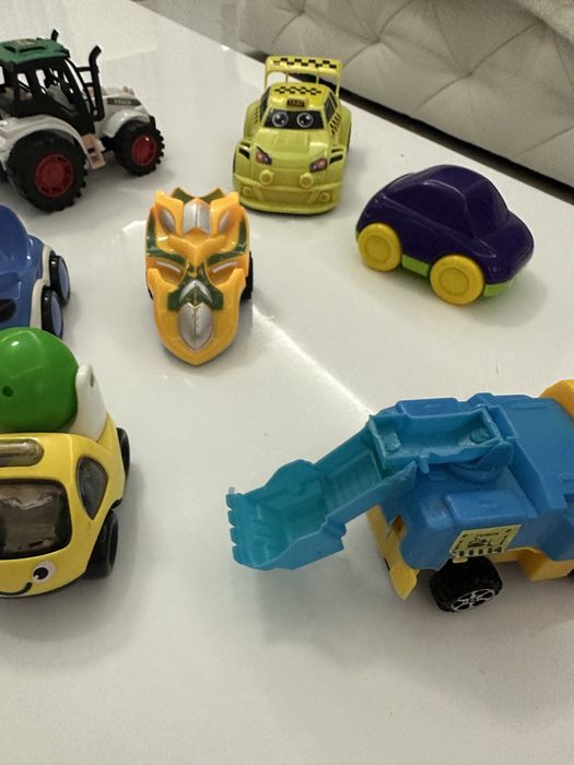 Lot masinute diverse