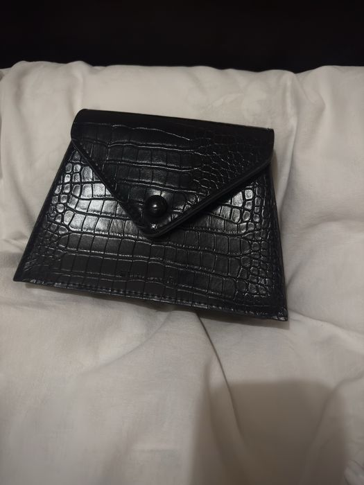 Дамска черна чанта