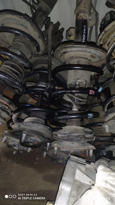 Амортизатор на Тойота сиенна