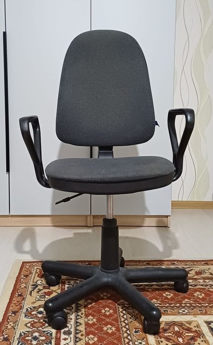 Продам компьютерное кресло