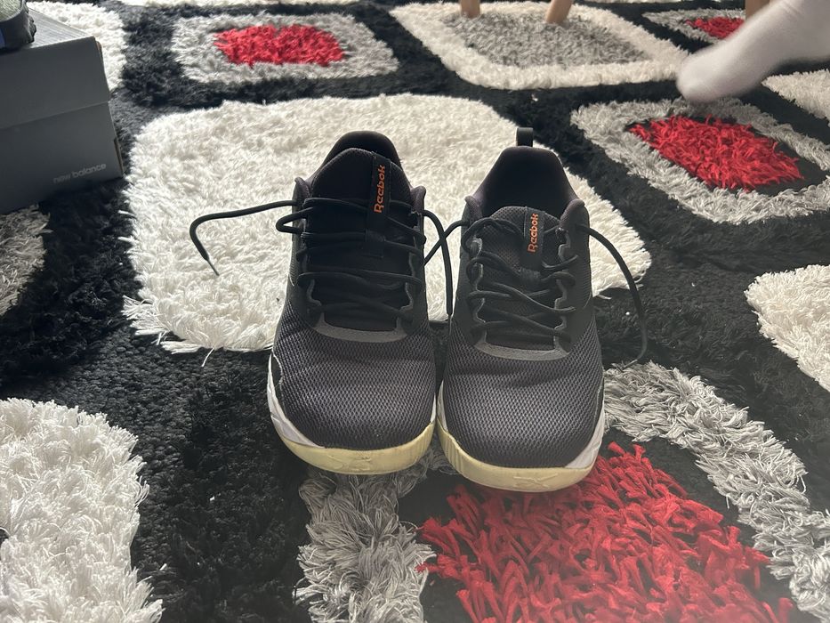 papuci reebok folositi