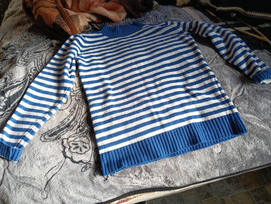 Vând Pulover mărimea S