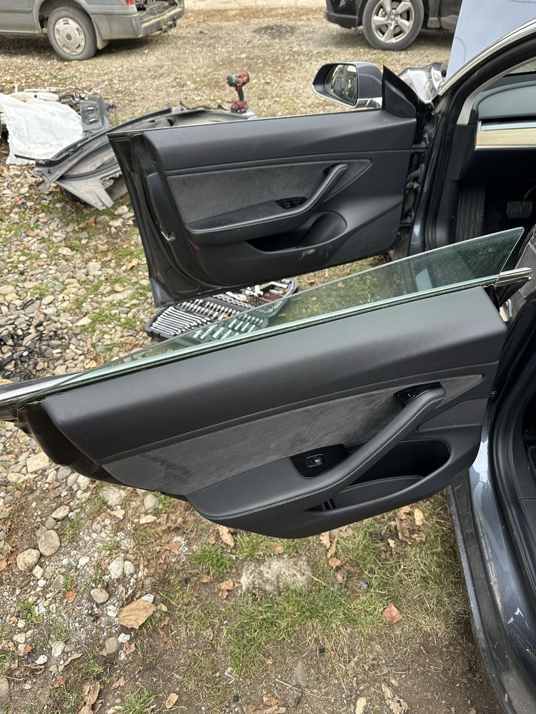 Interior piele Tesla Model 3, Scaune / Banchete / Fete usi