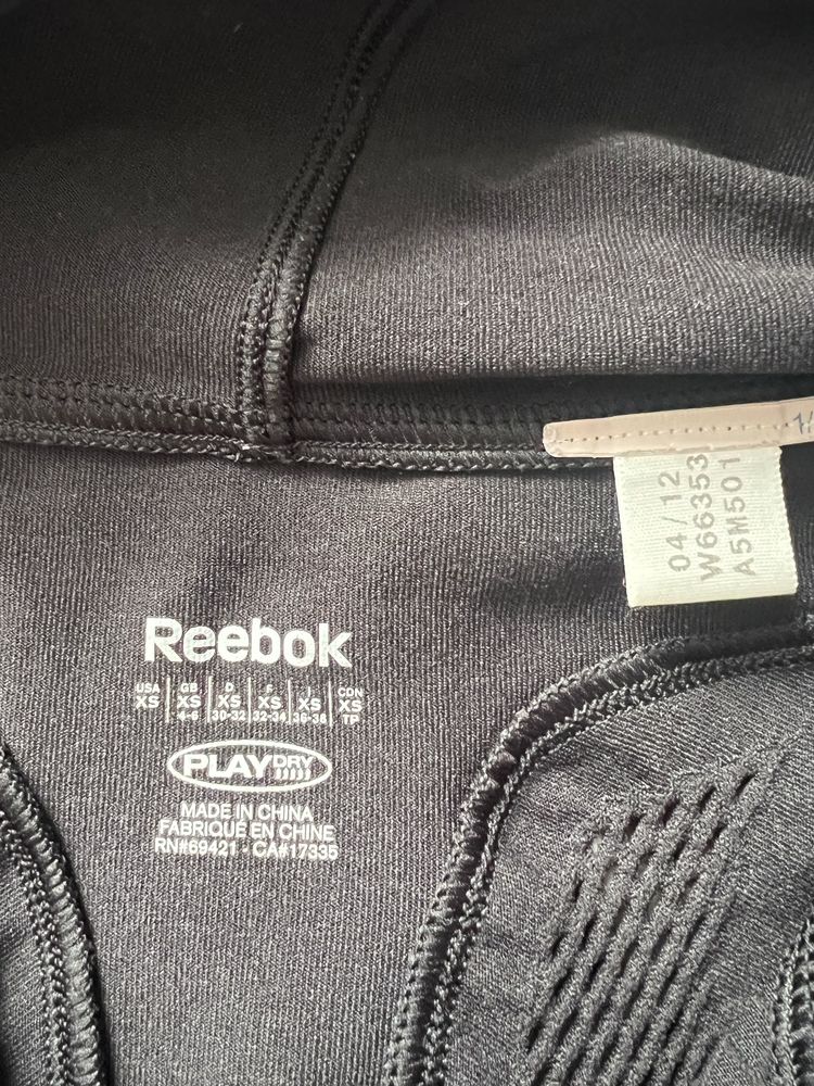 Продам женскую одежду Reebok